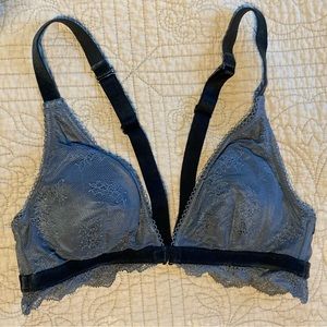 VS Front Close Bralette